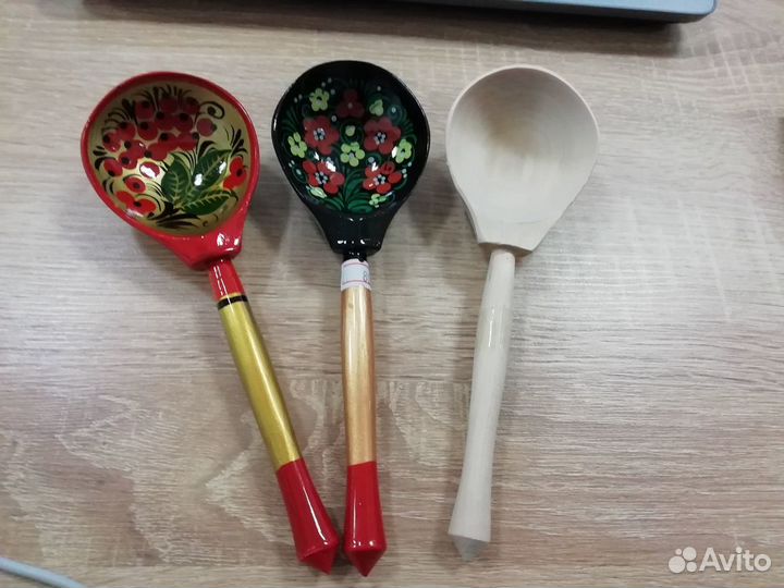 Хохлома посуда и матрешки