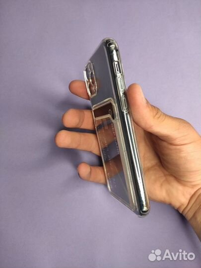 Чехол на iPhone с карманом для карт