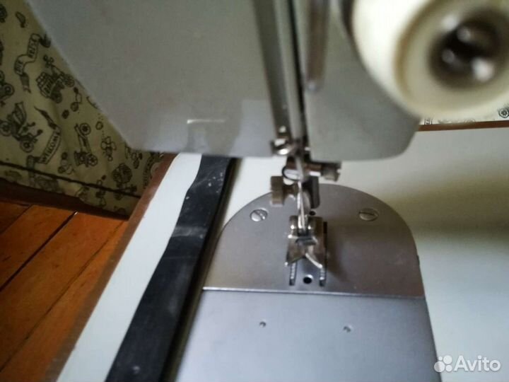 Швейная машина Подольск 142