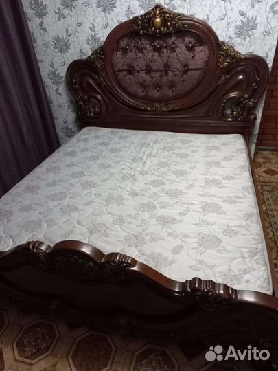 Спальный гарнитур