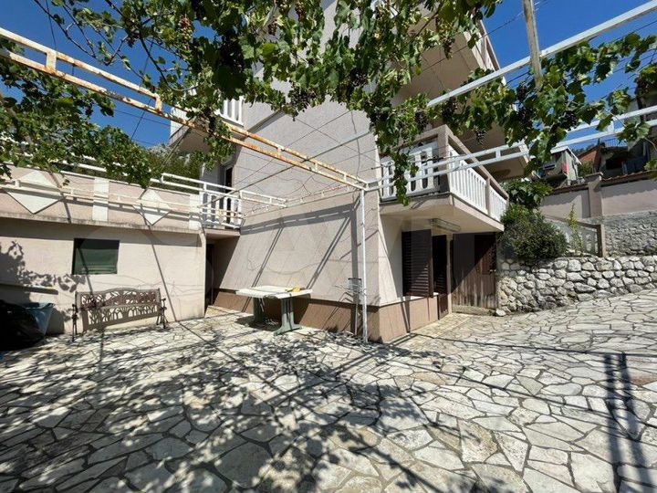 Дом 150 м² на участке 198 м² (Черногория)