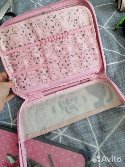 Школьные папки и пеналы