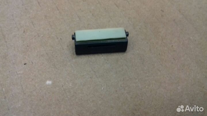 Держатель молдинга крыши Nissan 73856ED05A