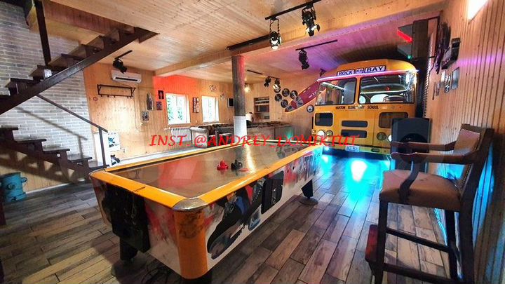 Коттедж 220 м² на участке 6 сот.