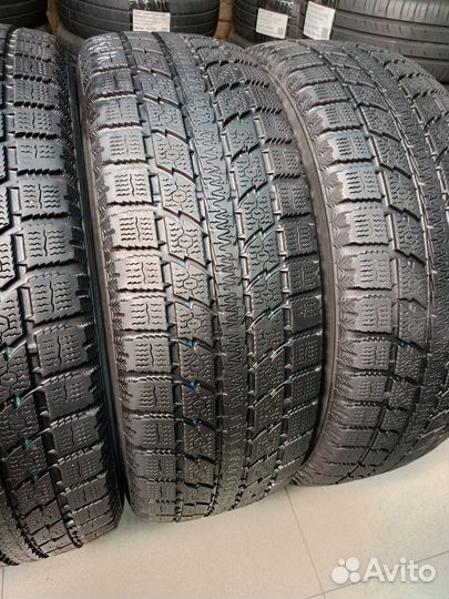 Toyo Observe GSi-5 225/65 R17 102S