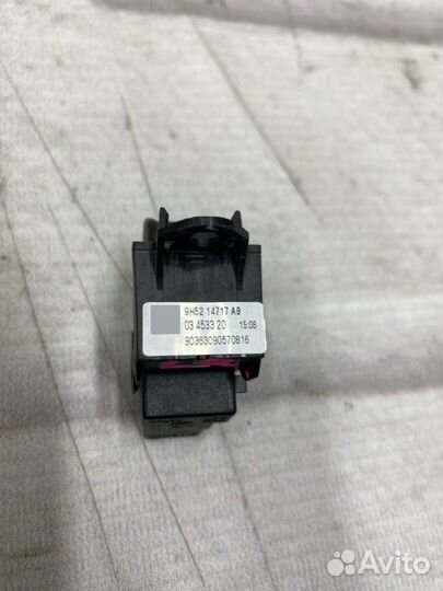 Кнопка стеклоподъемника Land Rover Freelander L359