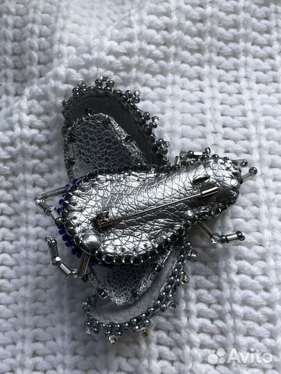 Брошь из бисера