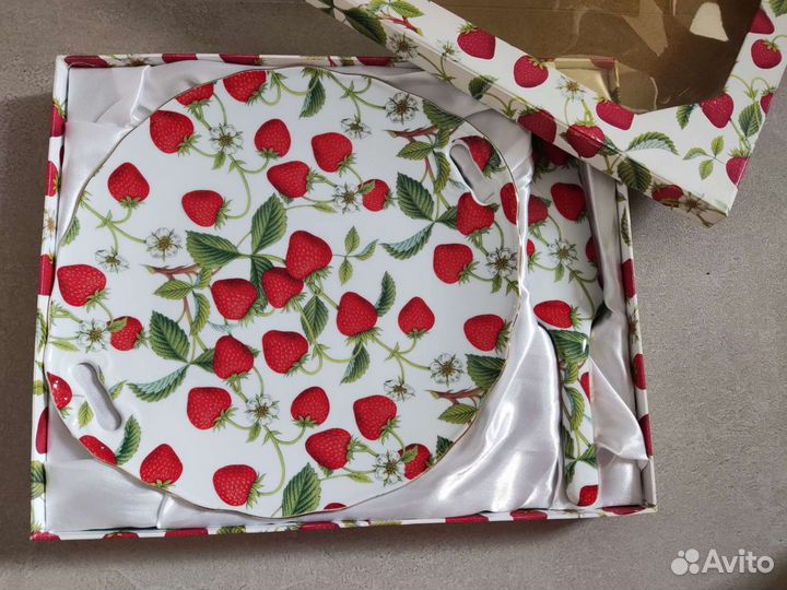 Тортница с лопаткой