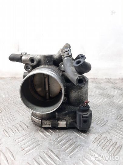 Дроссельная заслонка Volkswagen Passat седан 2.0