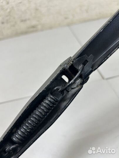 Поводок стеклоочистителя передний