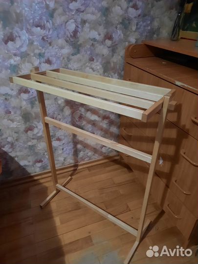 Вешалка для одежды напольная деревянная