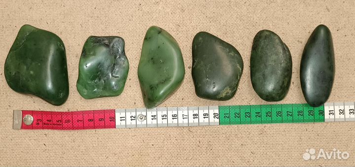 Чароит, Нефрит, Офиокальцит