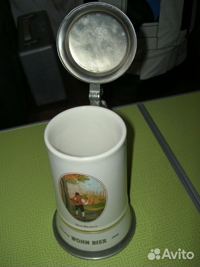 Кружка пивная с крышкой иностранного производства