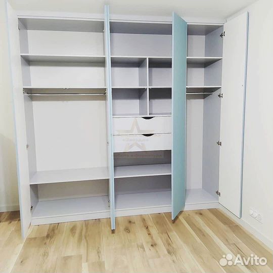 Шкаф