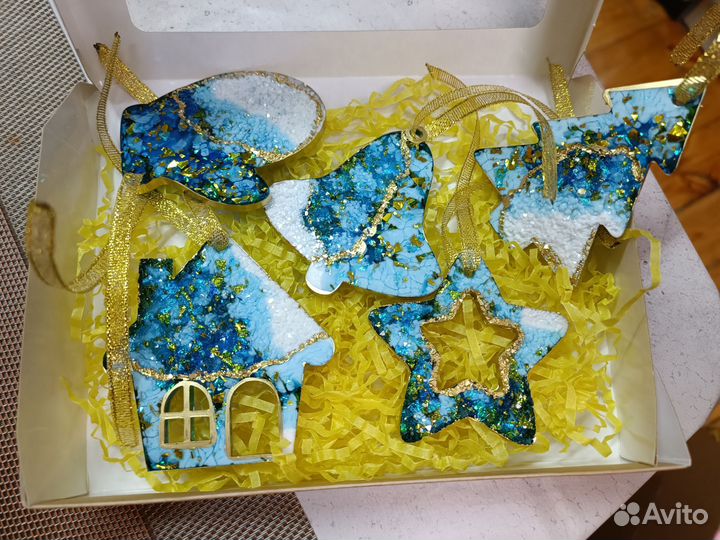 Елочные игрушки из эпоксидной смолы