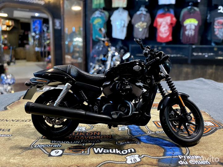 Модель мото Harley Davidson 2015 Street 750