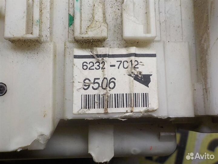 Блок предохранителей Toyota Auris (E150) 2006-2012