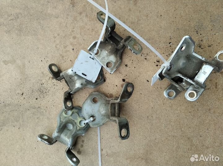 Петли дверей Kia spectra