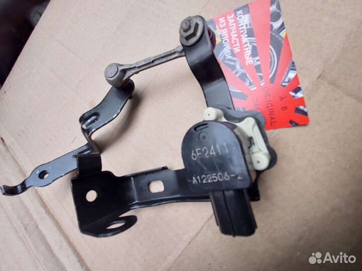 Датчик положения кузова Toyota Camry 70