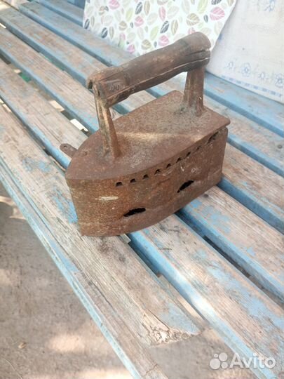 Древний утюг