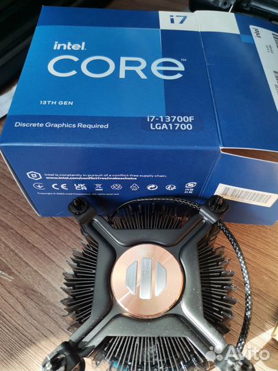 Коробка Core i7-13700f с кулером, без процессора