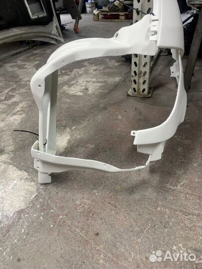 Крепление крыла. Крепление фары Sprinter