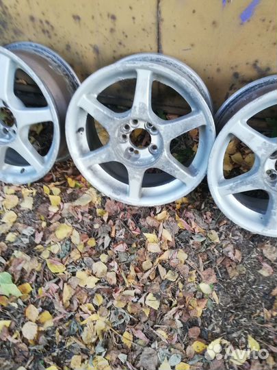 Продам литые диски универсальные