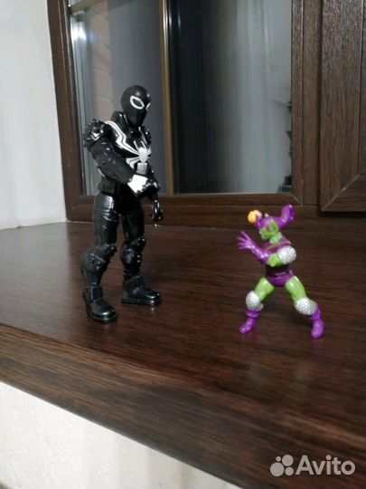 Фигурки супергероев