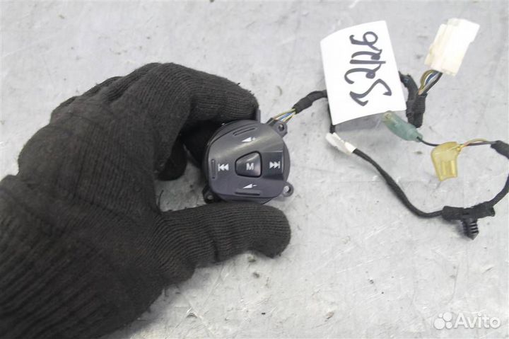 Кнопки мультируля Ford Fiesta MK 6 2008-2013