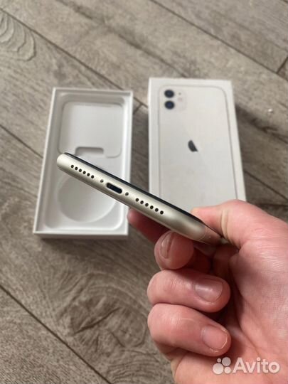 iPhone 11, 64 ГБ
