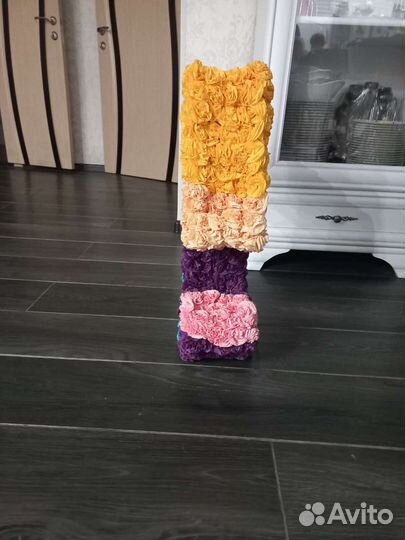 Цифра 5 из цветочков на день рождение