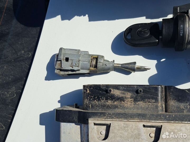 Эбу ключ приборка замок Поло 2016 седан 1.6 мт