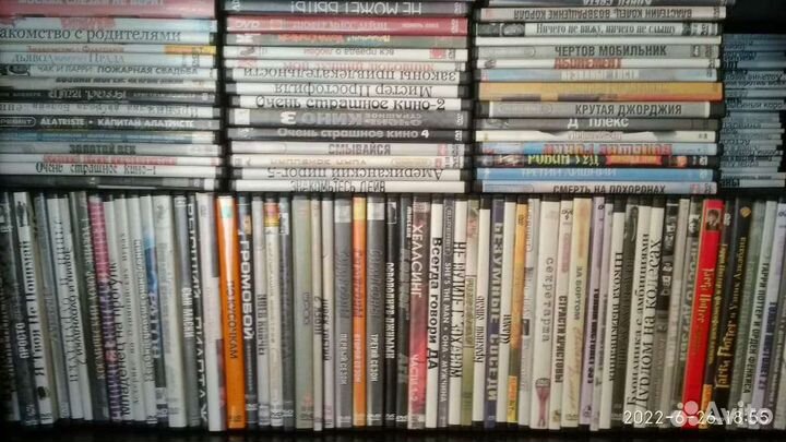 Коллекция сd и DVD дисков с фильмами