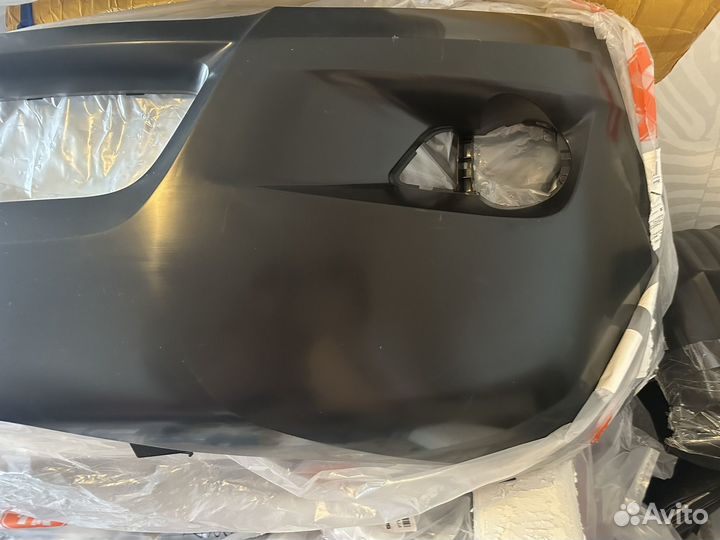 Бампер передний Toyota Sienna 2013