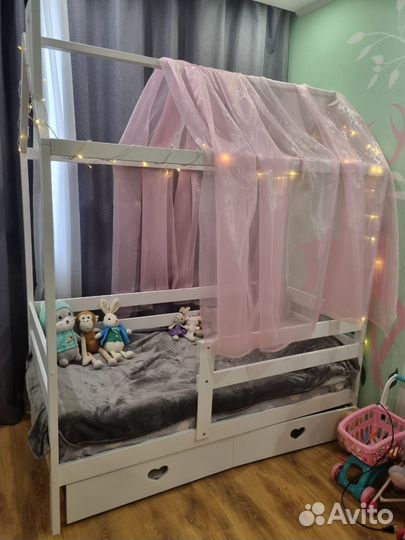 Кровать домик из массива березы