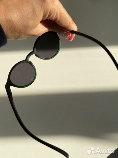 Очки солнцезащитные