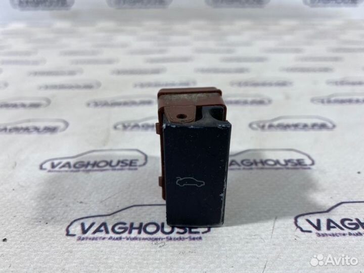 Кнопка багажника Audi A4 B6 8E 1.8T AMB 2004