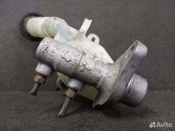 Главный тормозной цилиндр Mitsubishi Lancer 10