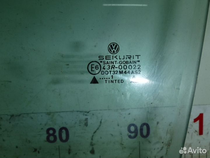 Стекло двери передней левой VW Passat B3