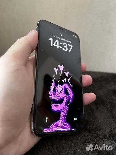 iPhone Xs, 64 ГБ