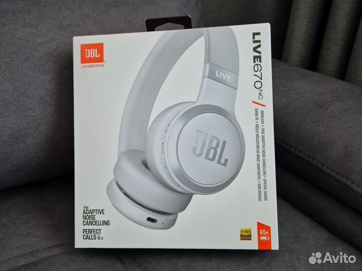 Наушники JBL Live 670NC белый новые