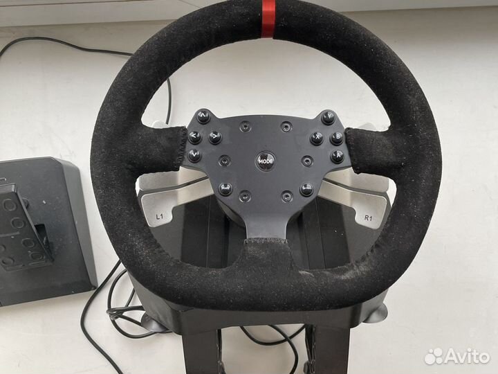 Игровой руль с педалями