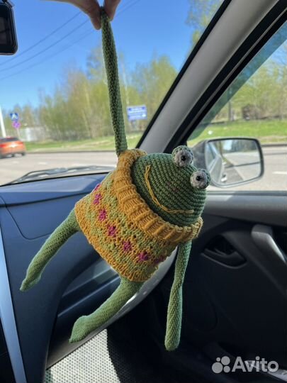 Вязаная лягушка