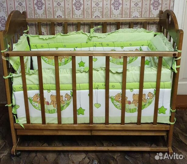 Кроватка в комлекте с принадлежностями