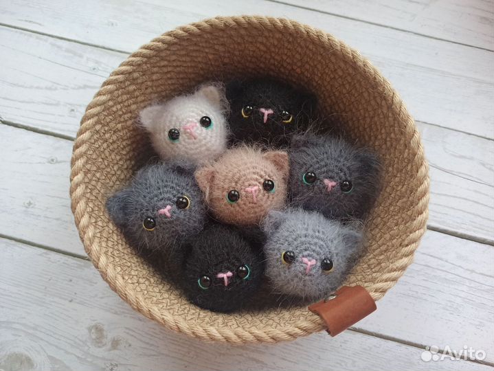 Котенок брелок ручной работы