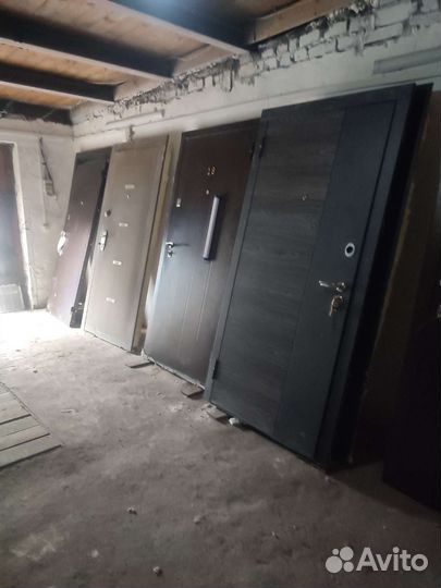 Двери входные металлические б / у