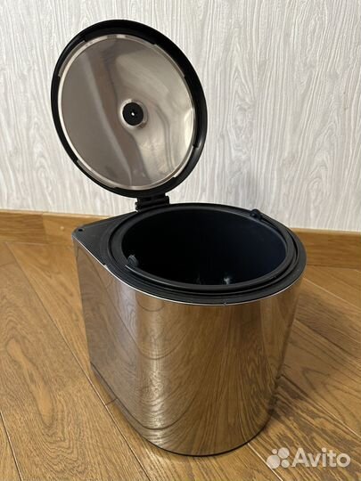 Ведро мусорное на дверцу