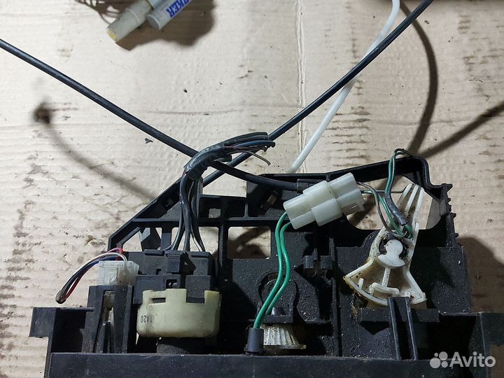 Блок управления печкой mitsubishi space wagon 2