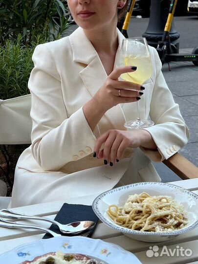 Белый жакет