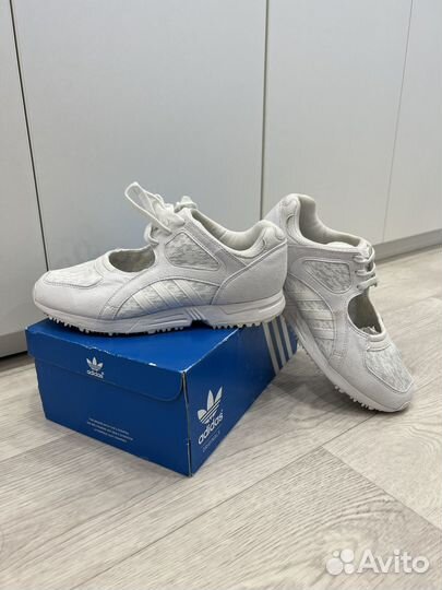 Кроссовки adidas